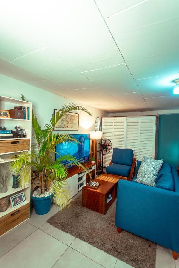 Palm Springs Bed & Breakfast Bed & Breakfast Limbe Exterior photo
