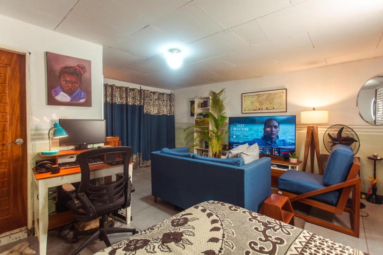 Palm Springs Bed & Breakfast Bed & Breakfast Limbe Exterior photo